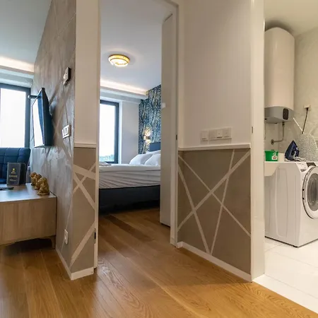 Royal - Sakura Park Apartment